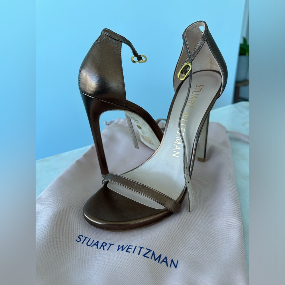 Rose Gold Stuart Weitzman Heels - size 8